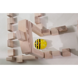 Bee Bot . Kodowanie w przedszkolu.
